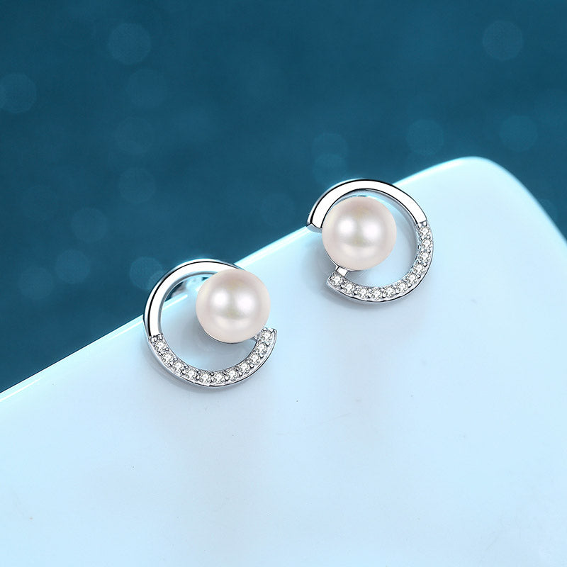 LANjewels Elegant Moissanite Pearl Stud Earrings