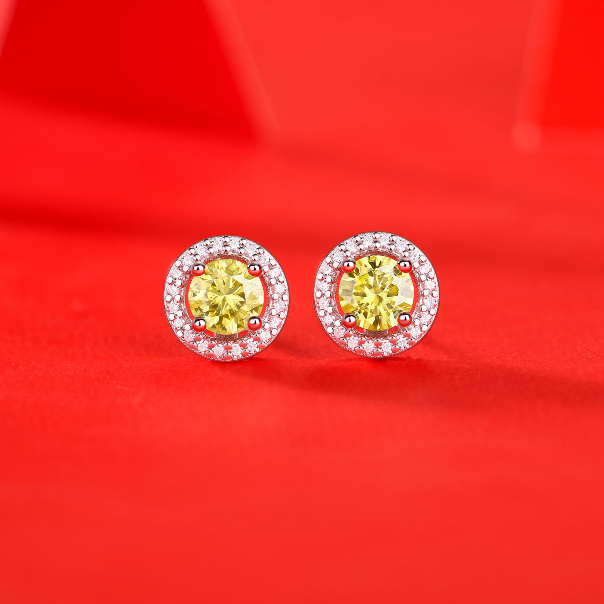 LANjewels Cute Halo Yellow Moissanite Stud Earrings (1.0 ct.tw.)