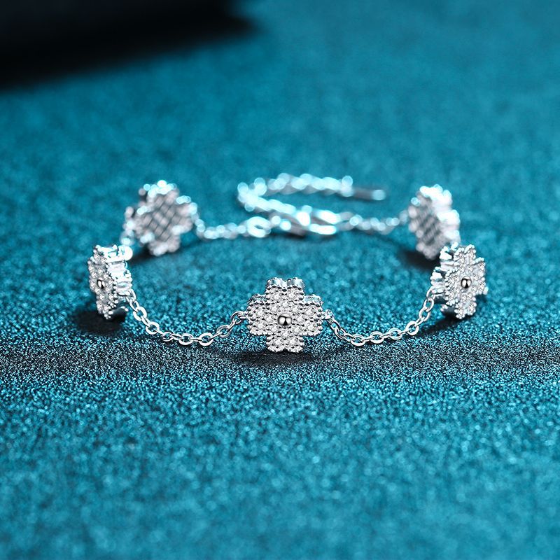 Lanjewels Flower Shape Moissanite Diamond Bracelet 0.64 ct