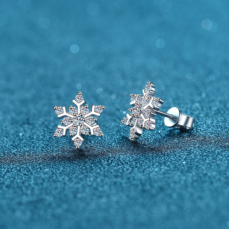 LANjewels Snowflake Flower Moissanite Stud Earrings (0.72 ct.tw.)