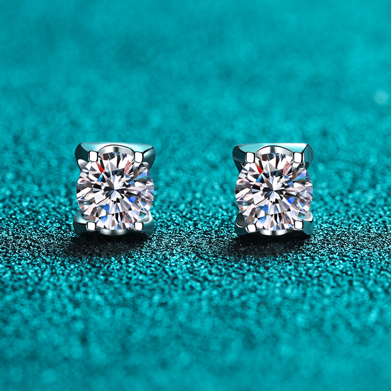 LANjewels Bull Head Moissanite Stud Earrings (1.0/2.0 ct.tw.)